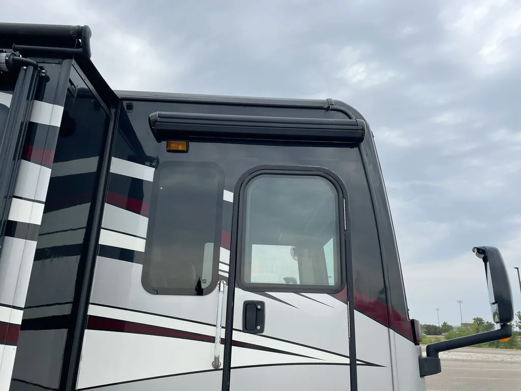 2017 Fleetwood Pace Arrow LXE 38F, Photos photo 34