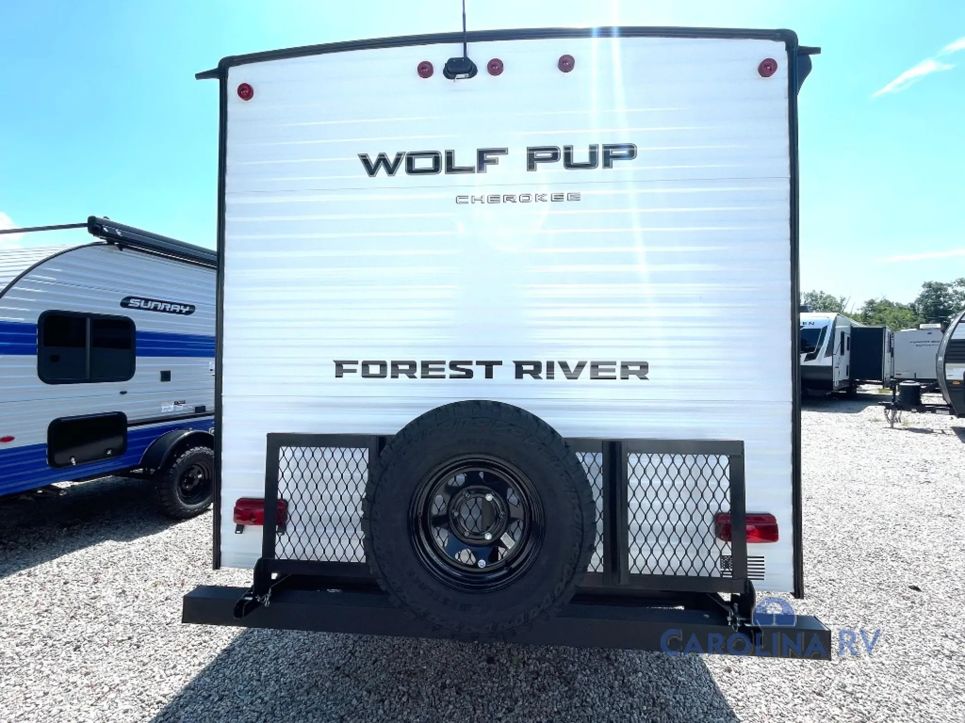 2027 Forest River Cherokee Wolf Pup 16FQW — Photo 5
