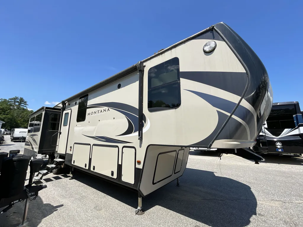 2018 Keystone Montana High Country 385BR, Photos photo 5