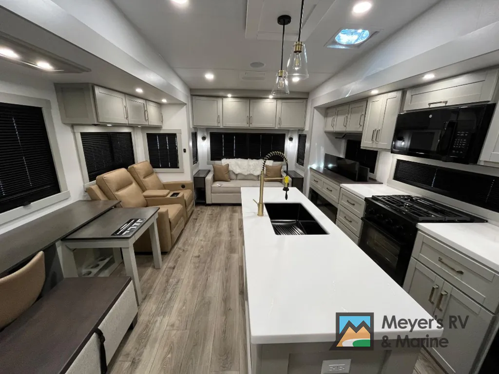 2026 Brinkley Model Z 3600, Photos photo 6