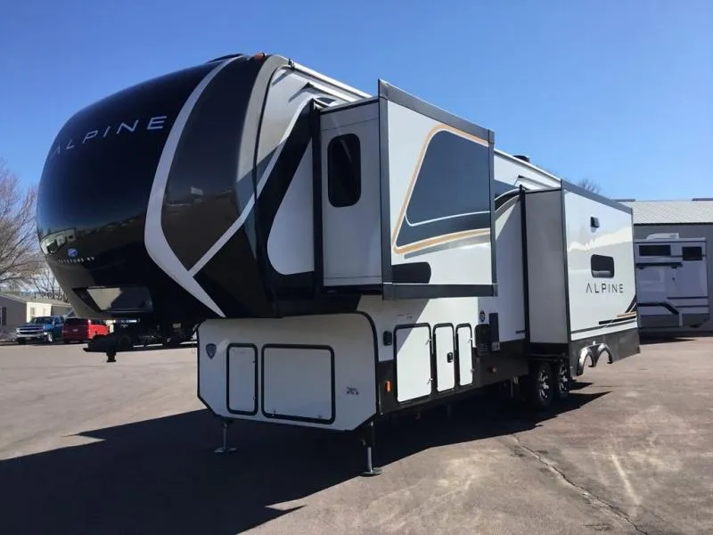 2025 Keystone Alpine 3011CK - Photo 3