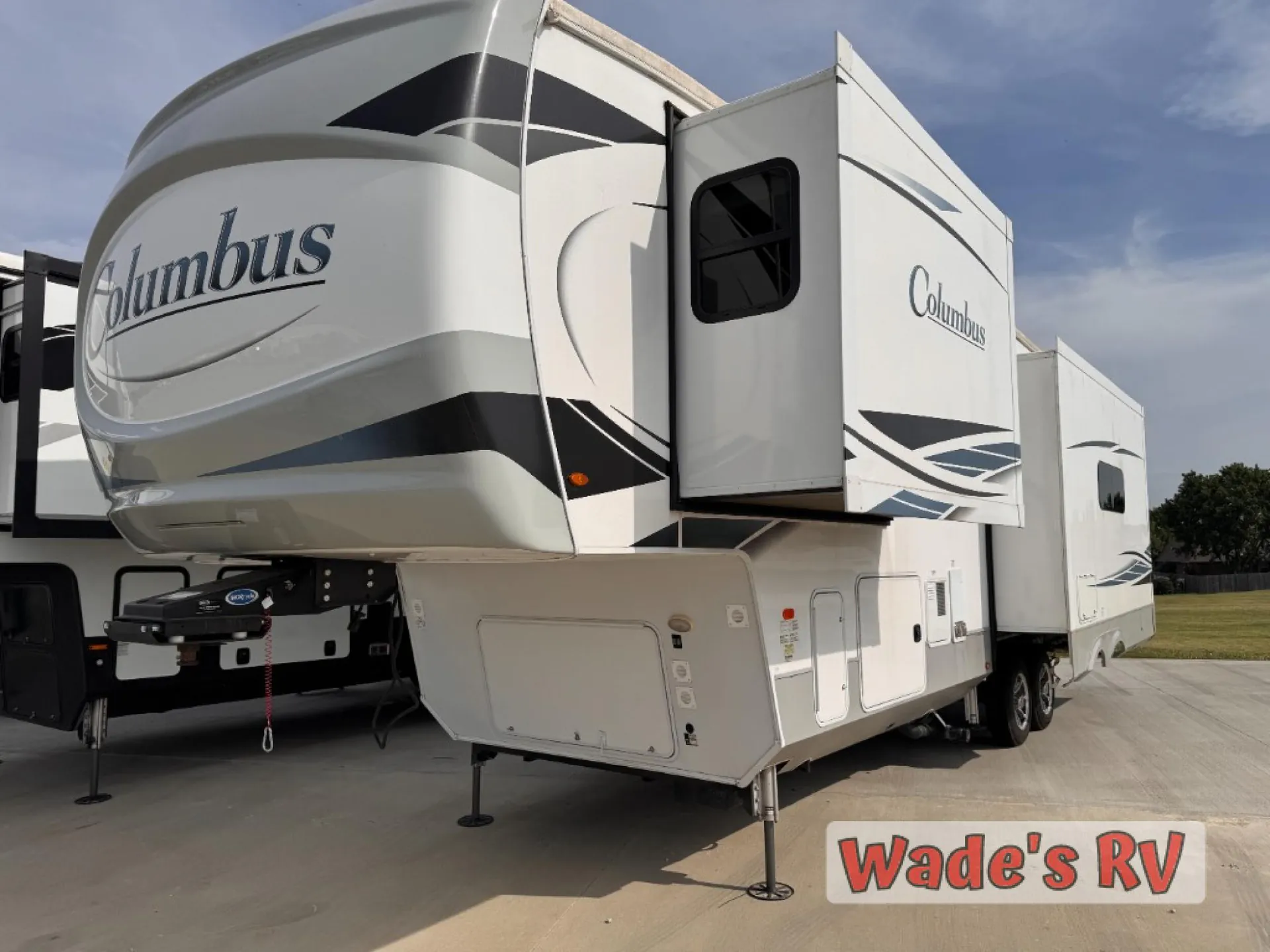 2022 Palomino Columbus 299RL - Photo 3