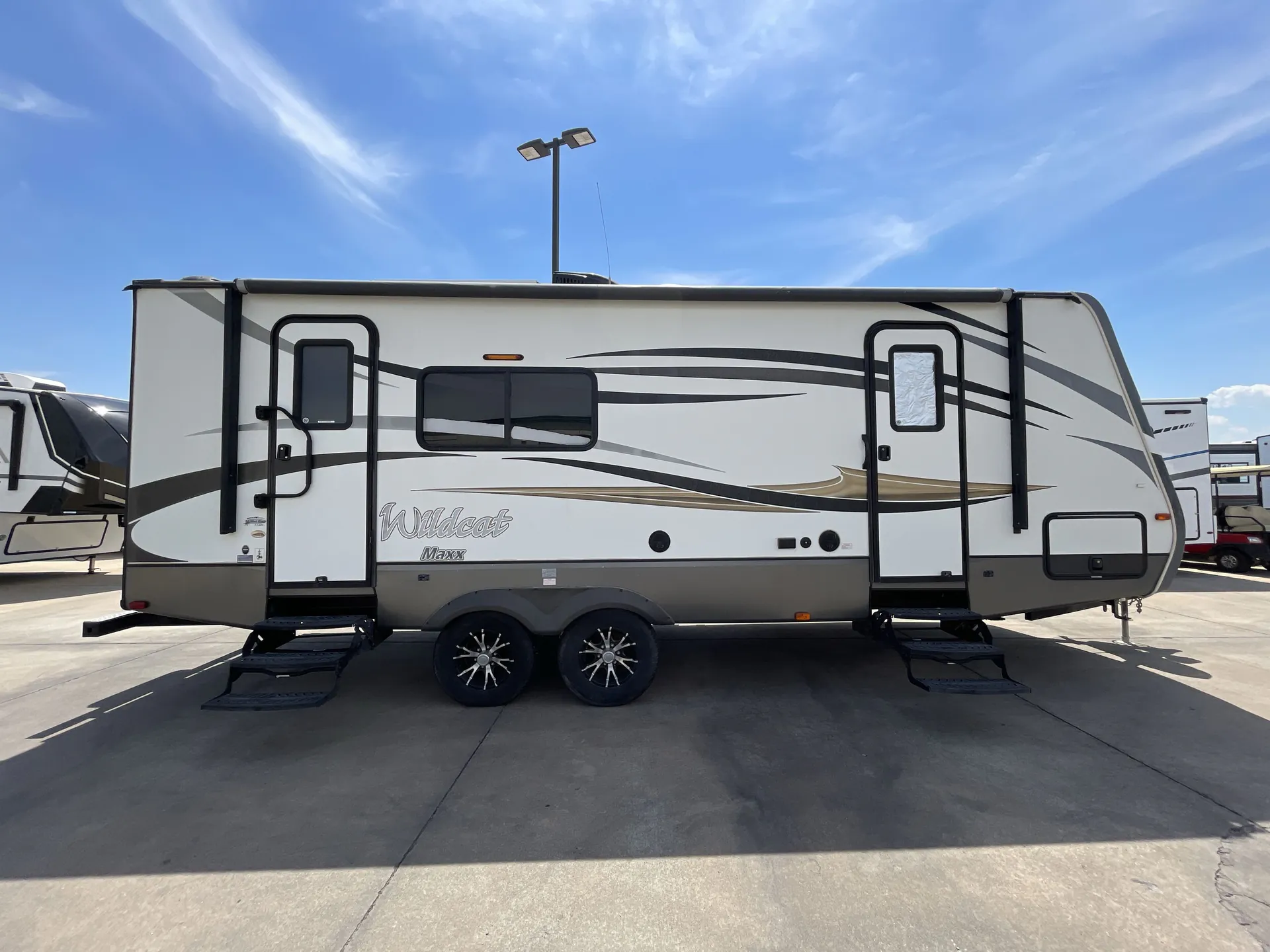 2015 Forest River Wildcat Maxx 24RG dealer photo 3 from Camping World