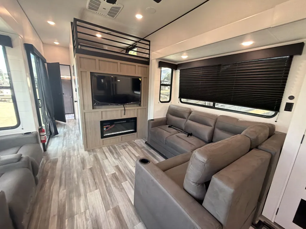 2026 Jayco Jay Flight Bungalow 404LOFT DS, Photos photo 17