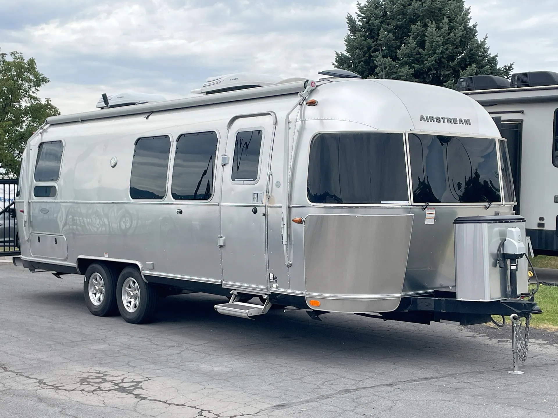 2019 Airstream Flying Cloud 28RB - Photo 2