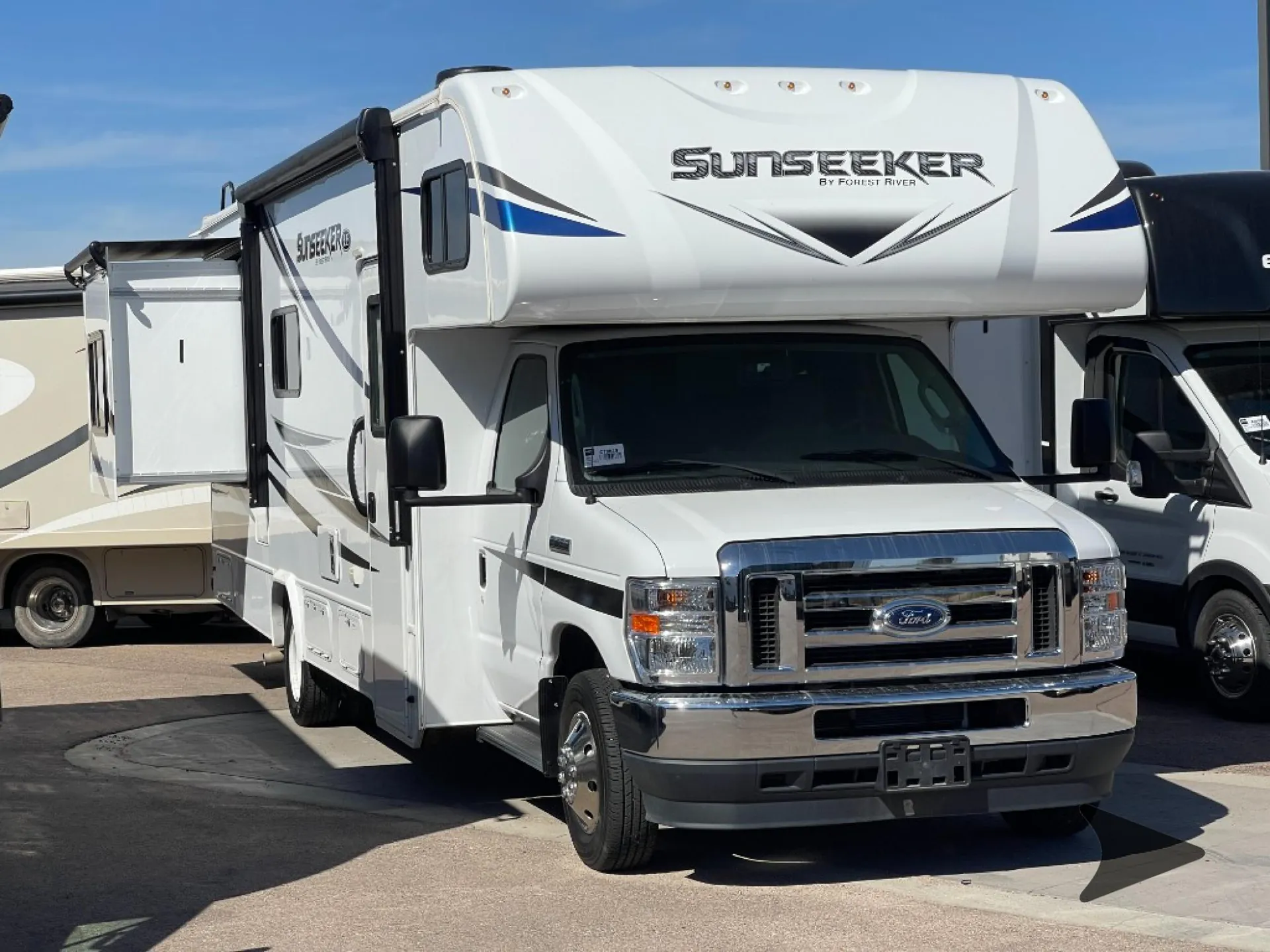 2021 Forest River Sunseeker LE 2550DSLE - Photo 2