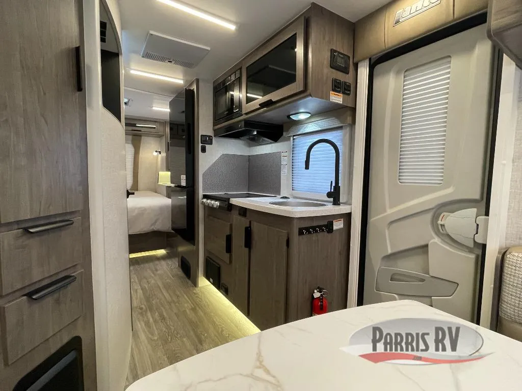 2026 Lance Lance Travel Trailers New    2075 - Photo 3