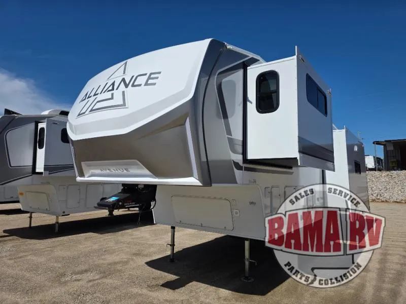2027 Alliance RV Avenue 32RLS - Photo 3