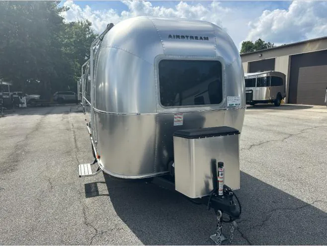 2026 Airstream World Traveler 22RB - Photo 2