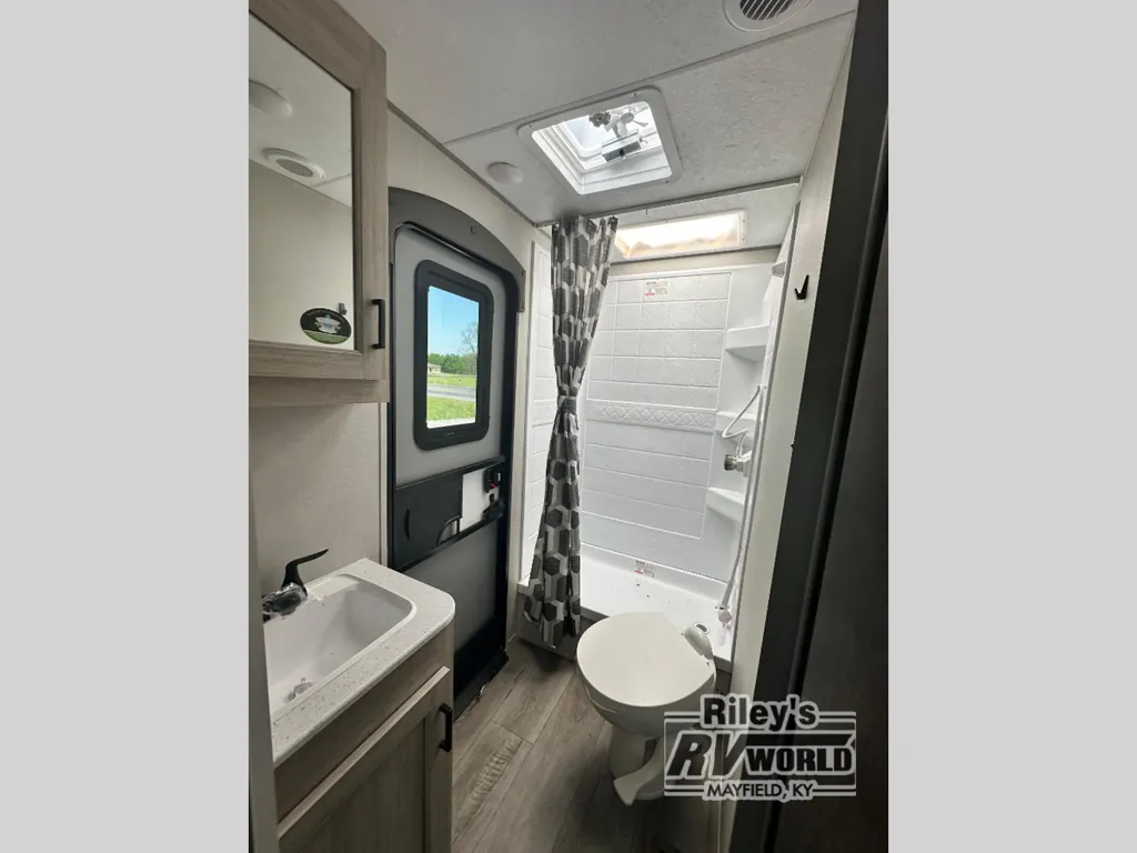 2026 Coachmen Catalina Legacy Edition 273DBHCK, Photos photo 28