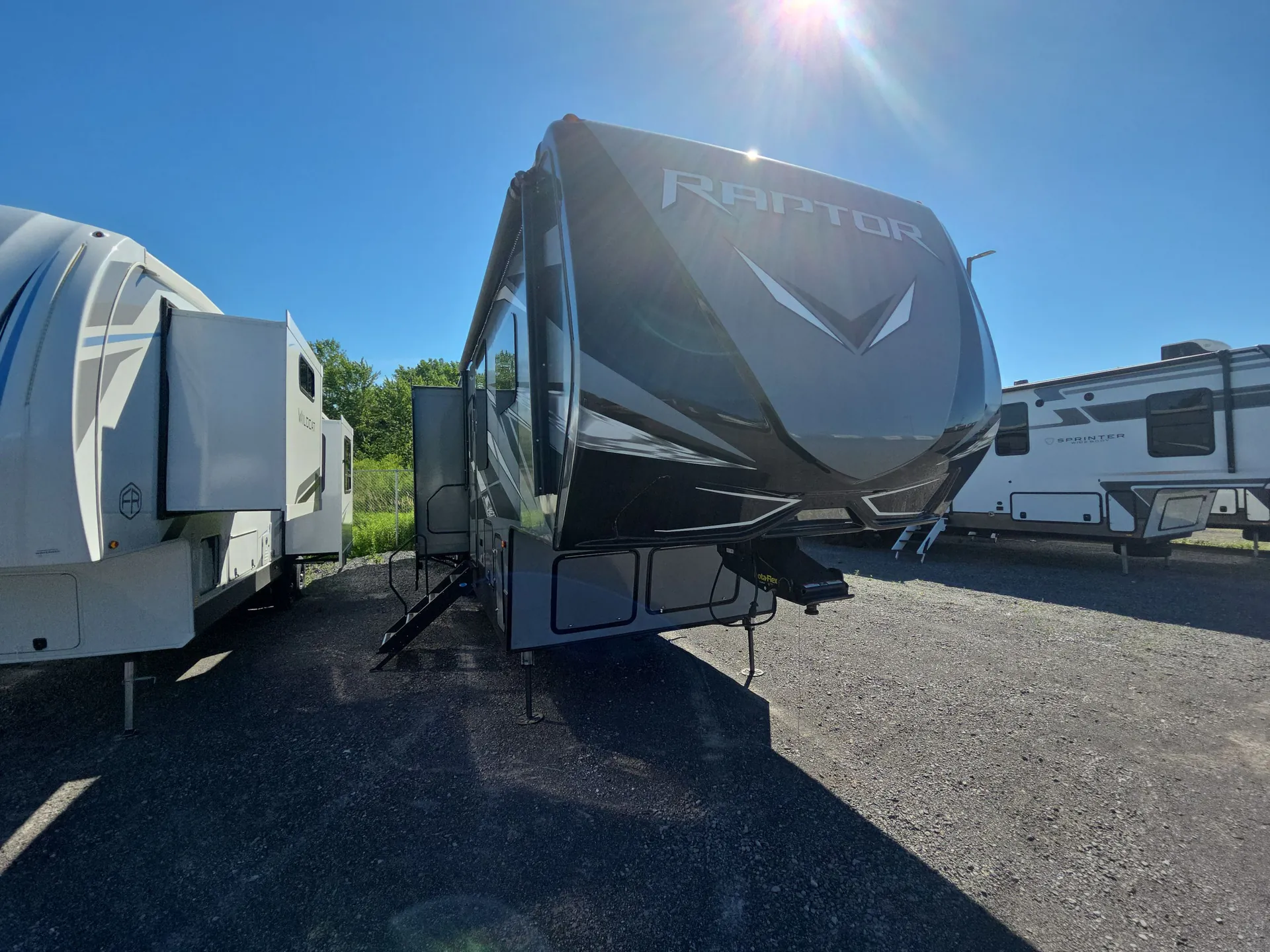 2020 Keystone Raptor 423 - Photo 2