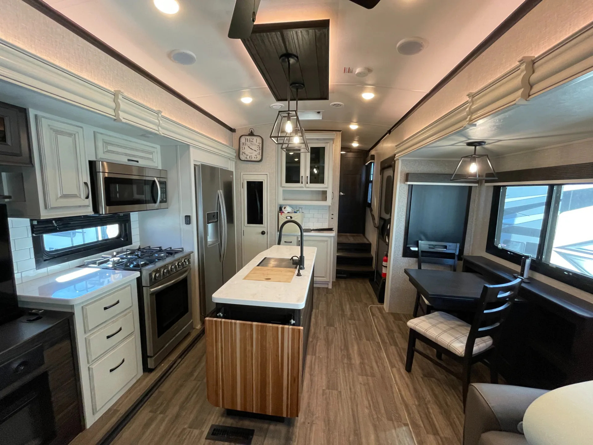 2023 Jayco North Point 390CKDS - Photo 3