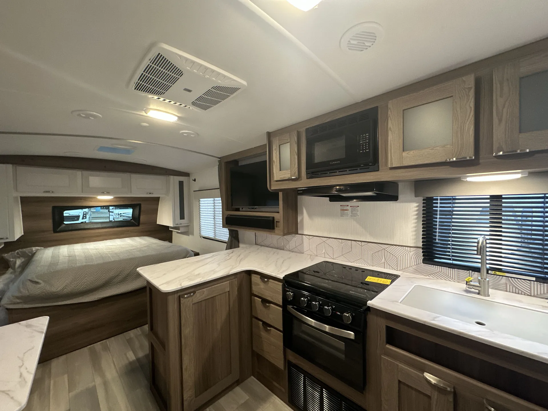 2024 Cruiser RV MPG 2100RB — living area main