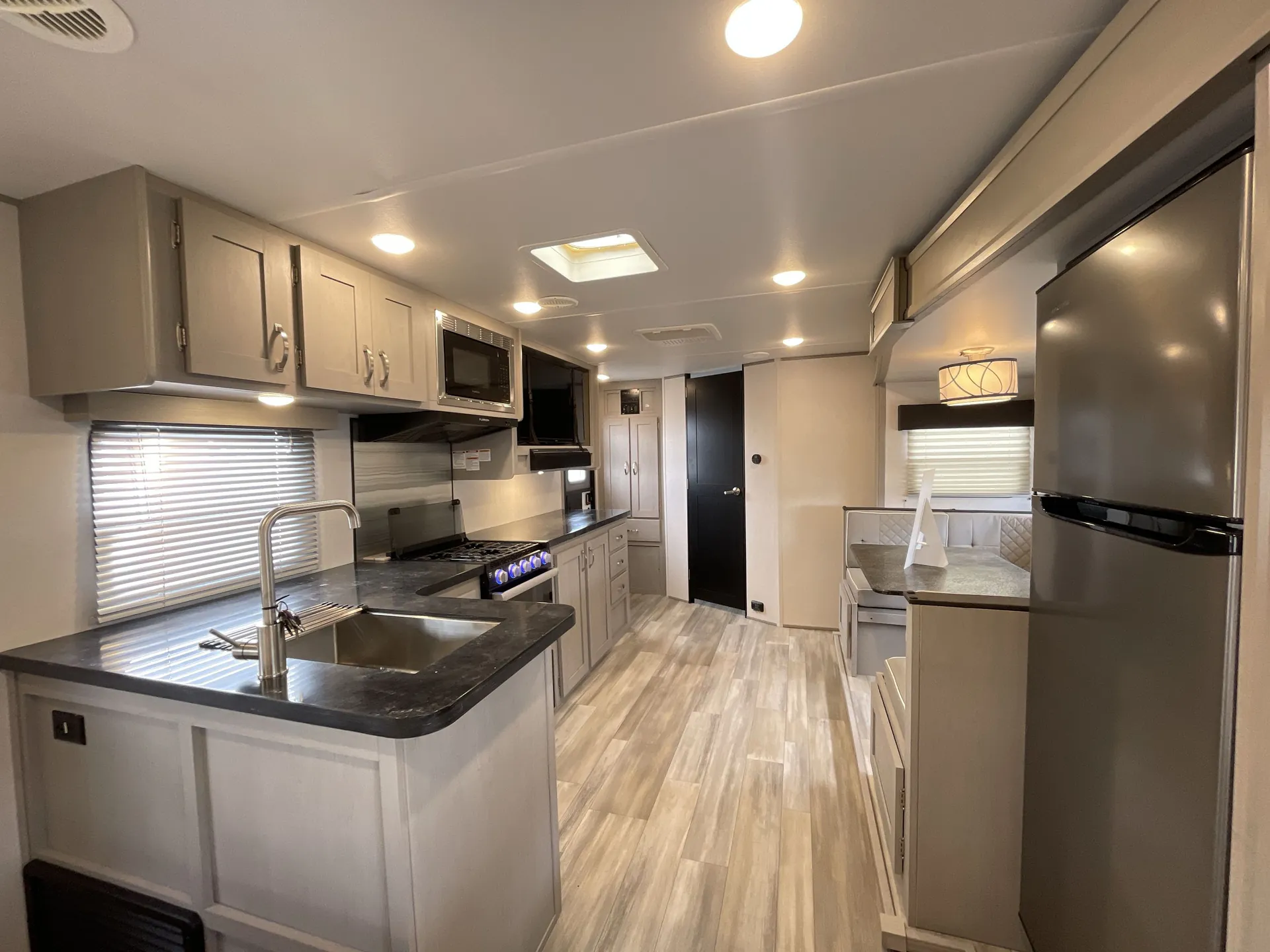 2022 Prime Time Tracer 22RBS — living area main