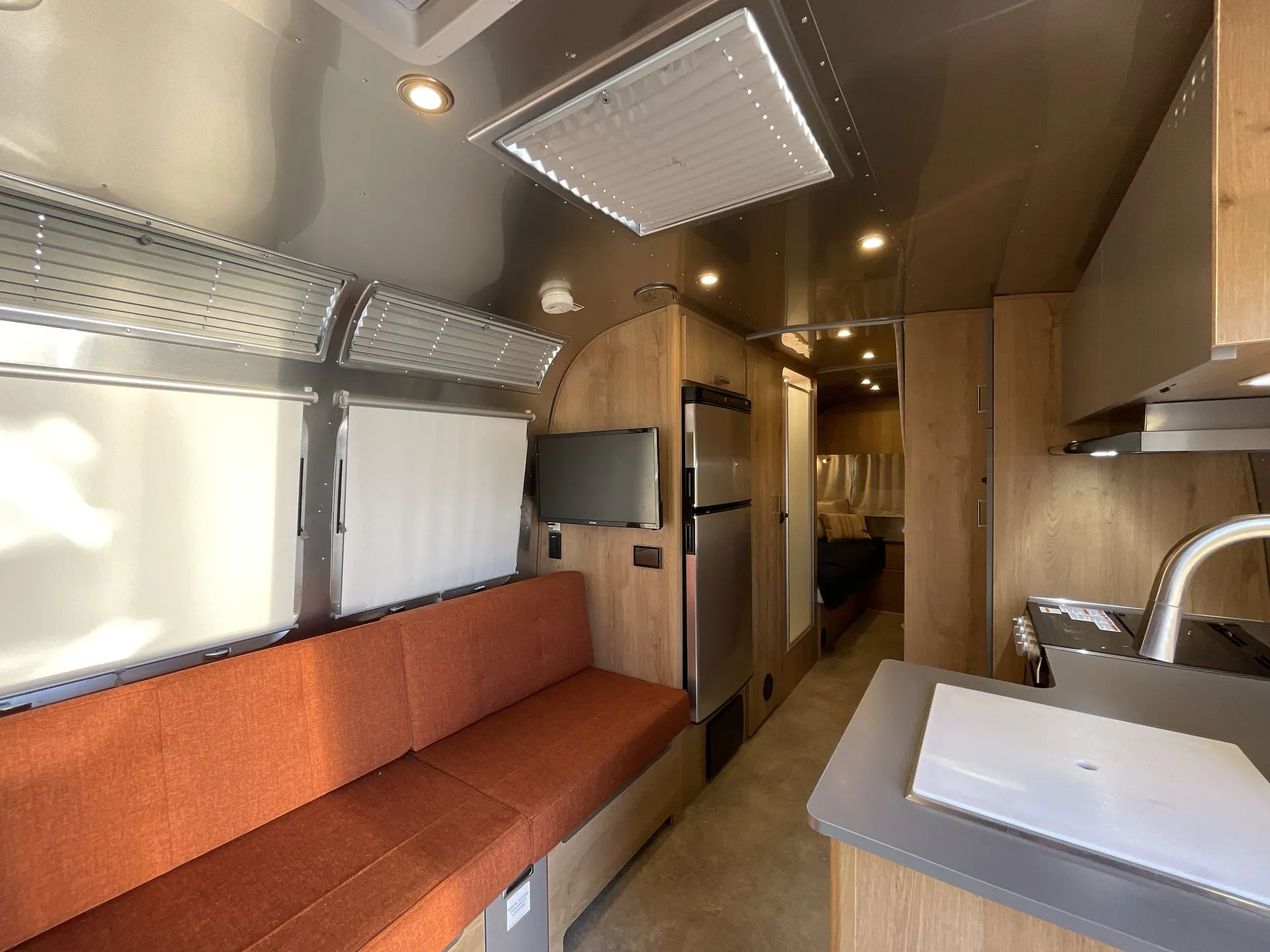 2024 Airstream Trade Wind 25FB - Photo 3