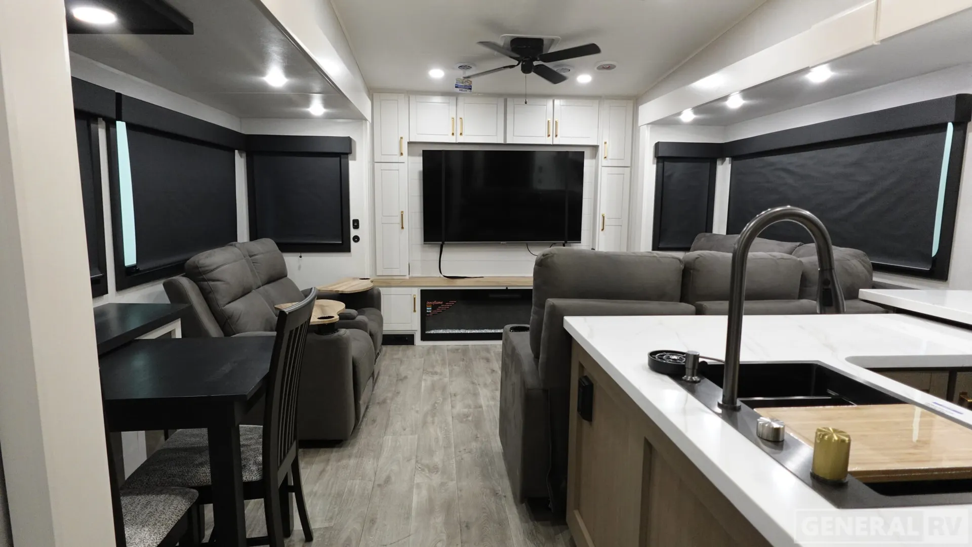 2026 Jayco Eagle 335LSTS - Photo 3