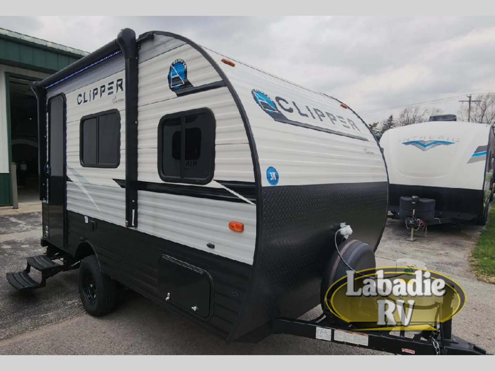 2023 Coachmen Clipper Cadet 14CR - Photo 2