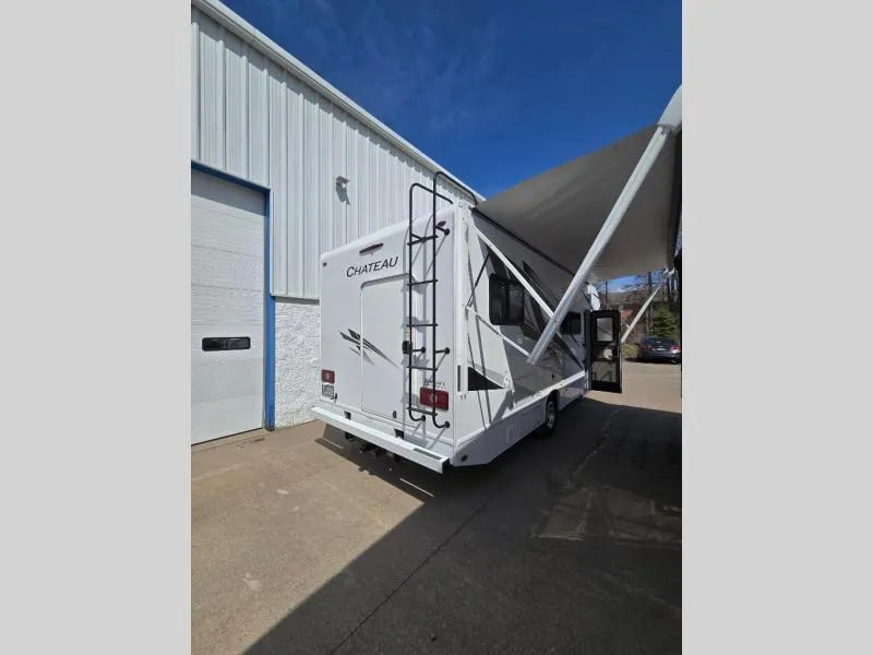 2024 Thor Motor Coach Chateau 26X - Photo 3