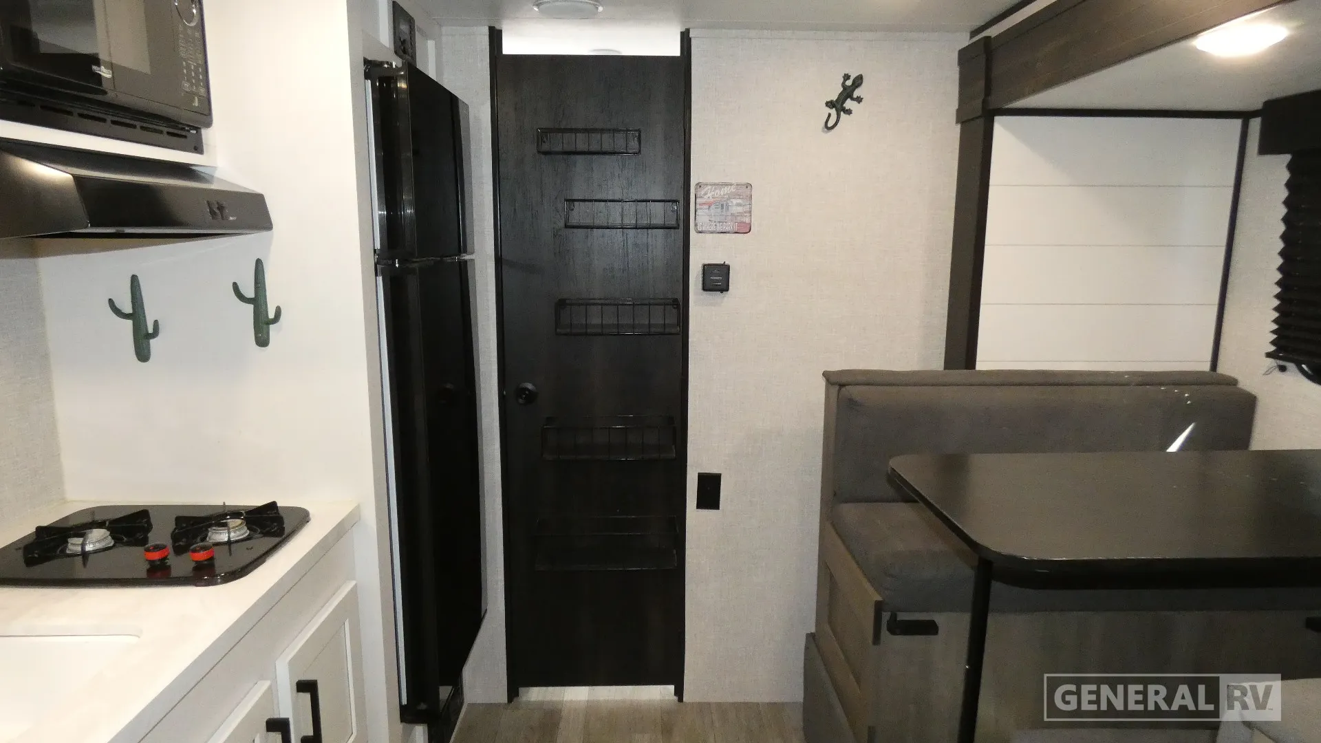 2024 Jayco Jay Flight SLX 183RB - Photo 3