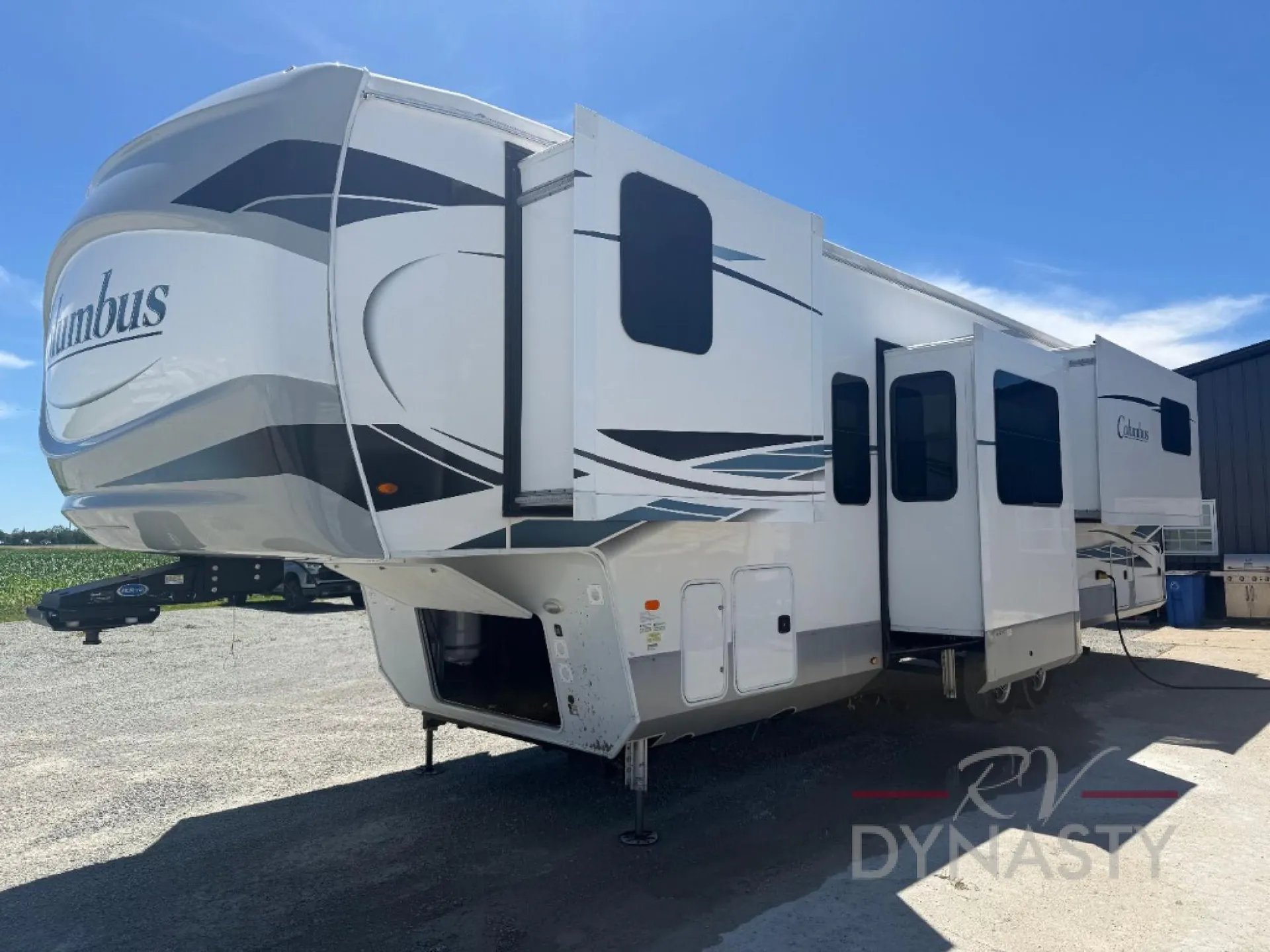 2022 Palomino Columbus 388FK - Photo 4