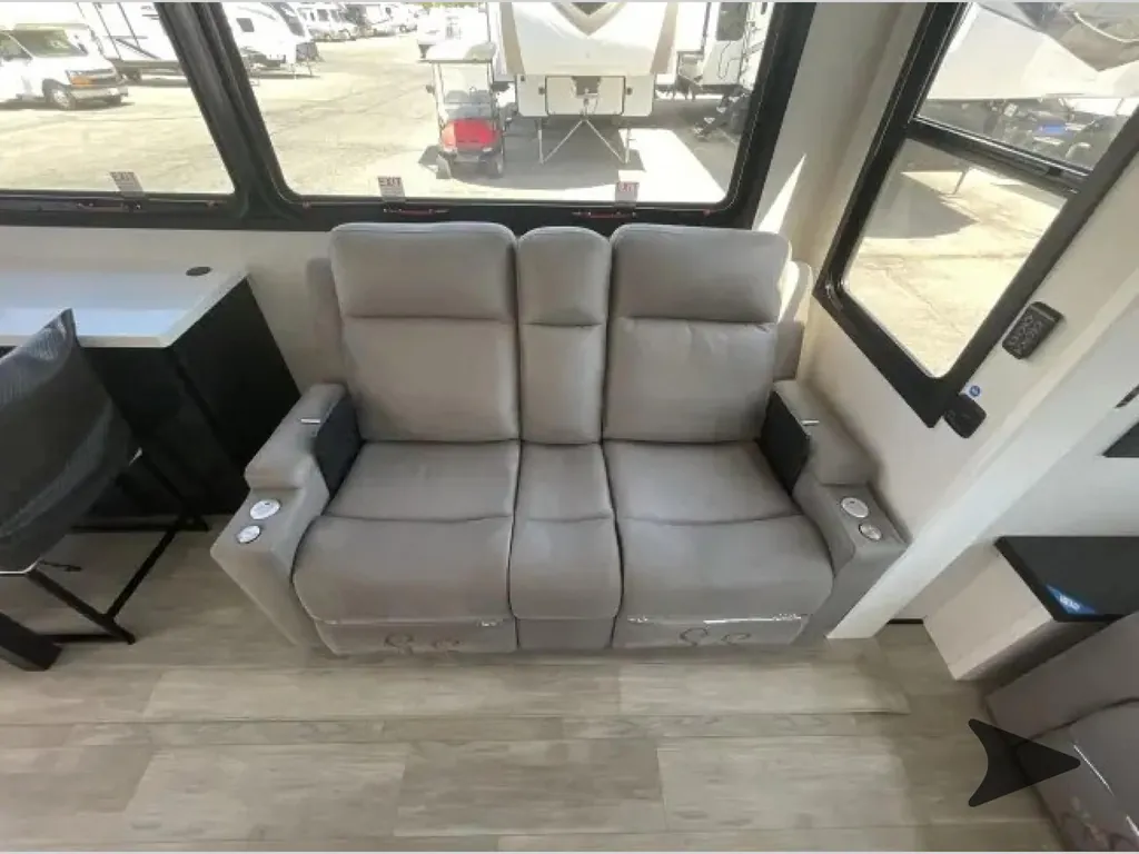 2026 Jayco Pinnacle 36FBTS, Photos photo 13