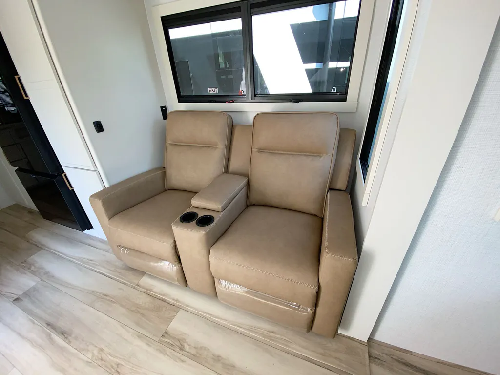 2026 Brinkley Model I 235, Photos photo 7
