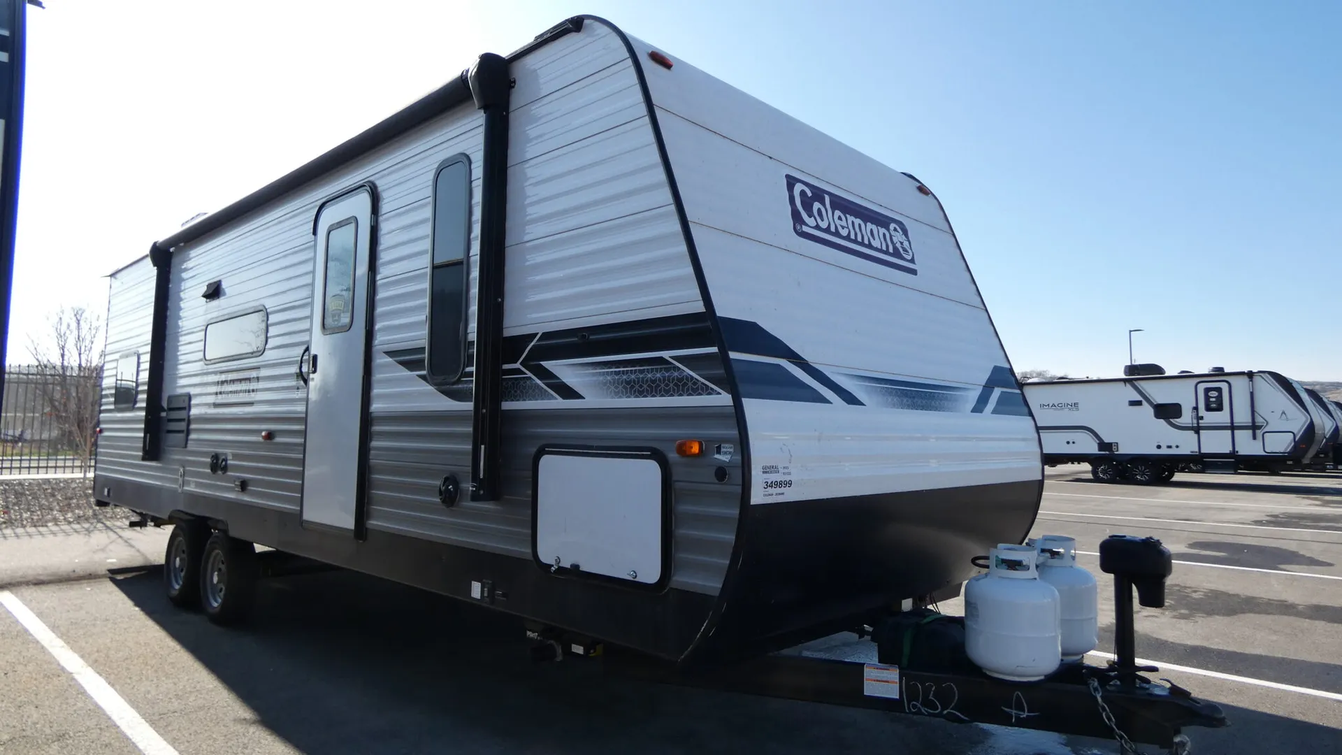 2023 Dutchmen Coleman Lantern LT Series 262BH - Photo 2