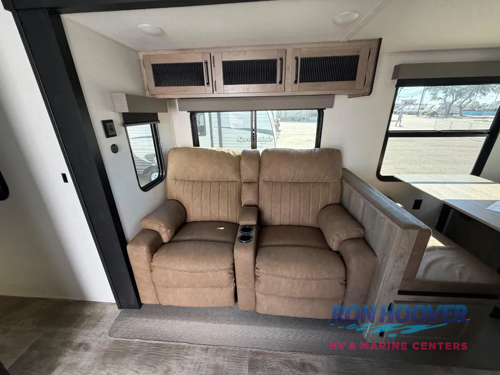 2025 Palomino Puma 337BH, Photos photo 7