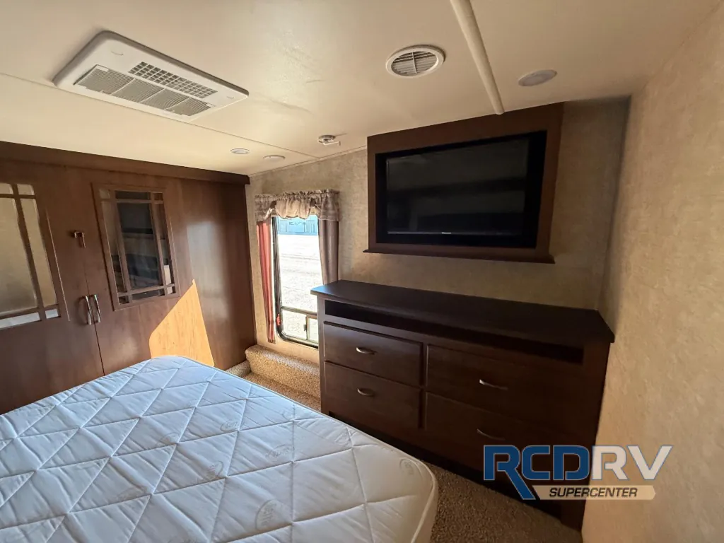 2016 Forest River Sandpiper 35ROK, Photos photo 21