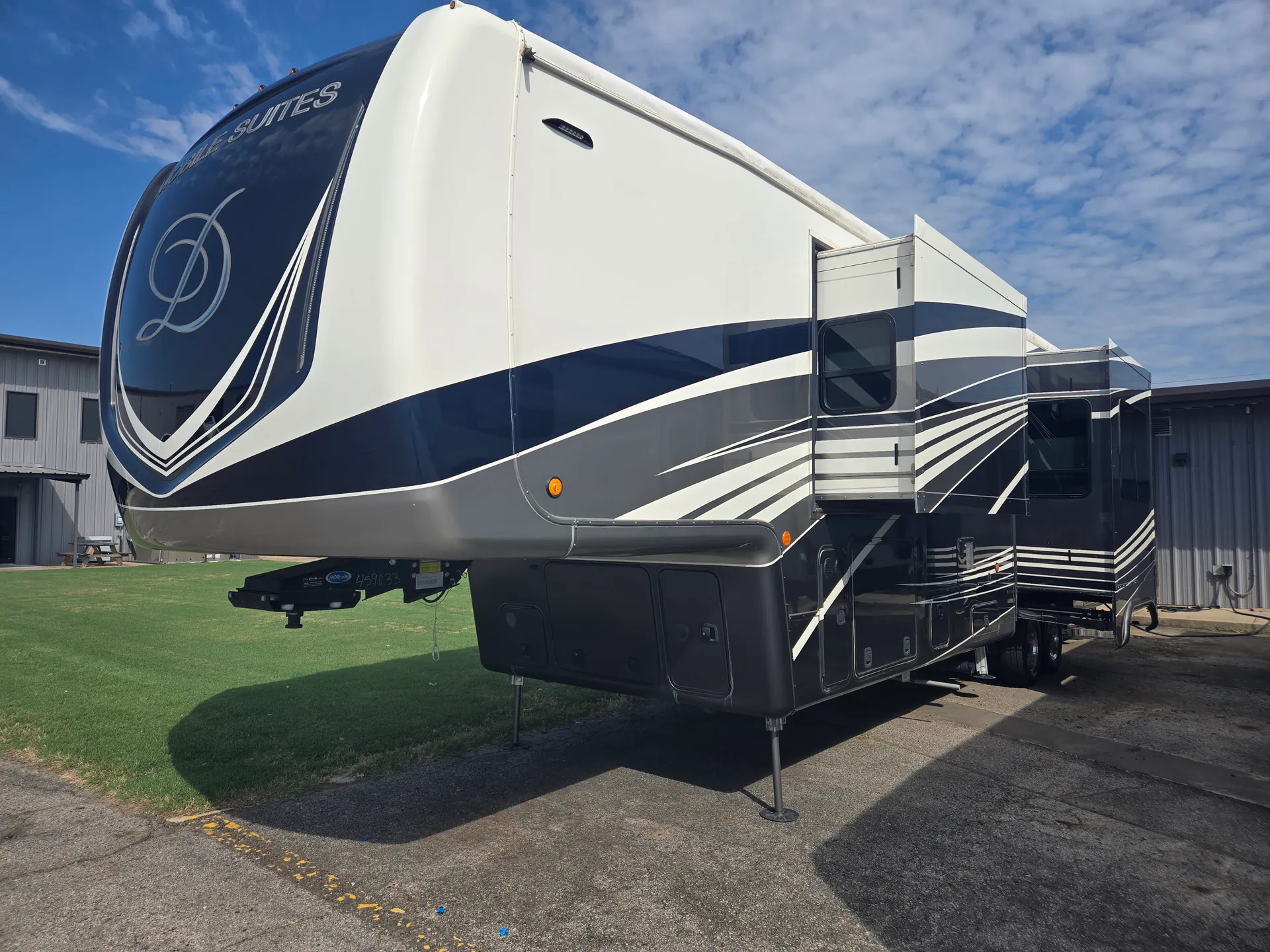 2021 DRV Mobile Suites 41RKDB - Photo 4