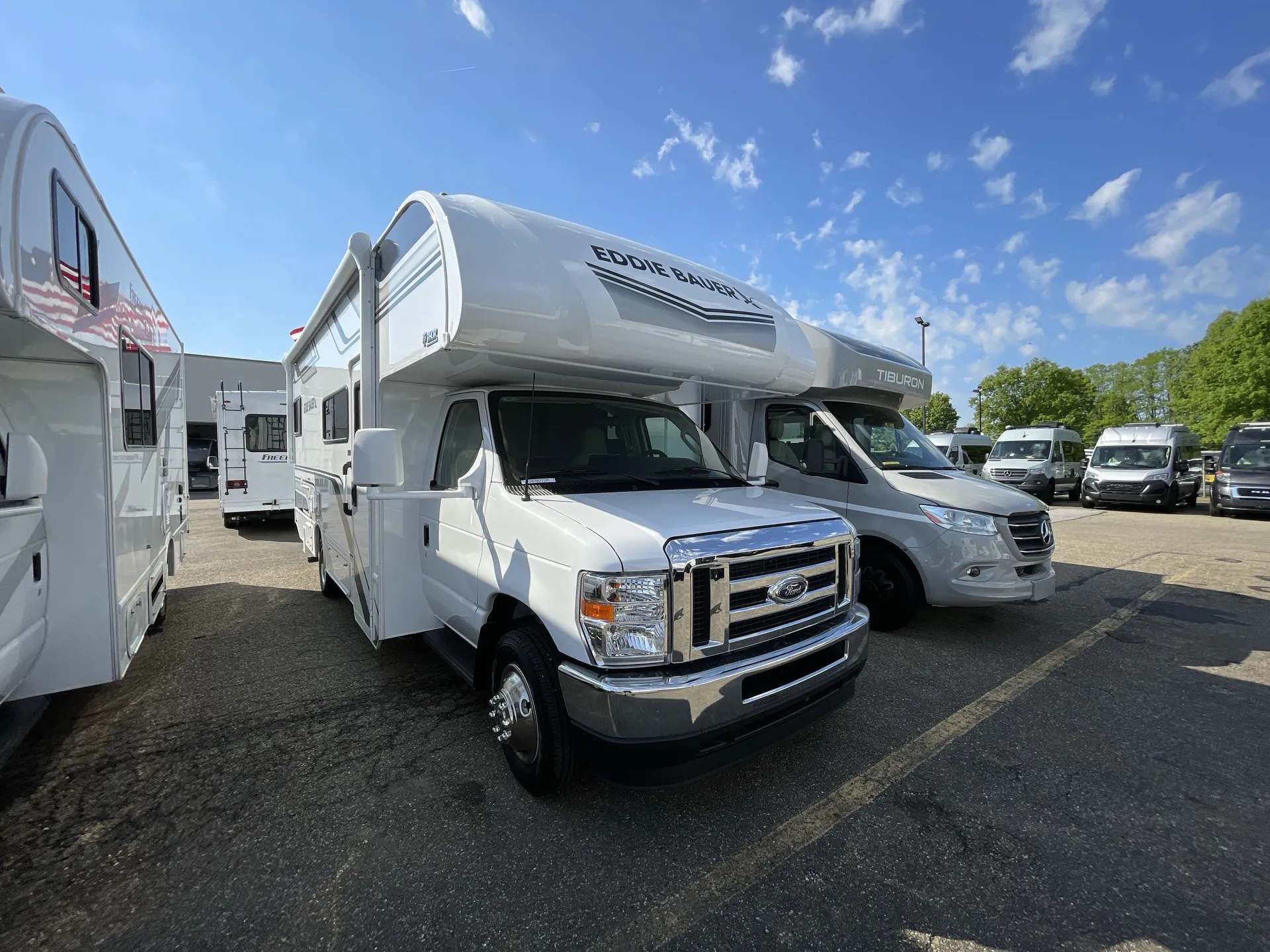 2025 Thor Motor Coach Freedom Eddie Bauer 26EB - Photo 2