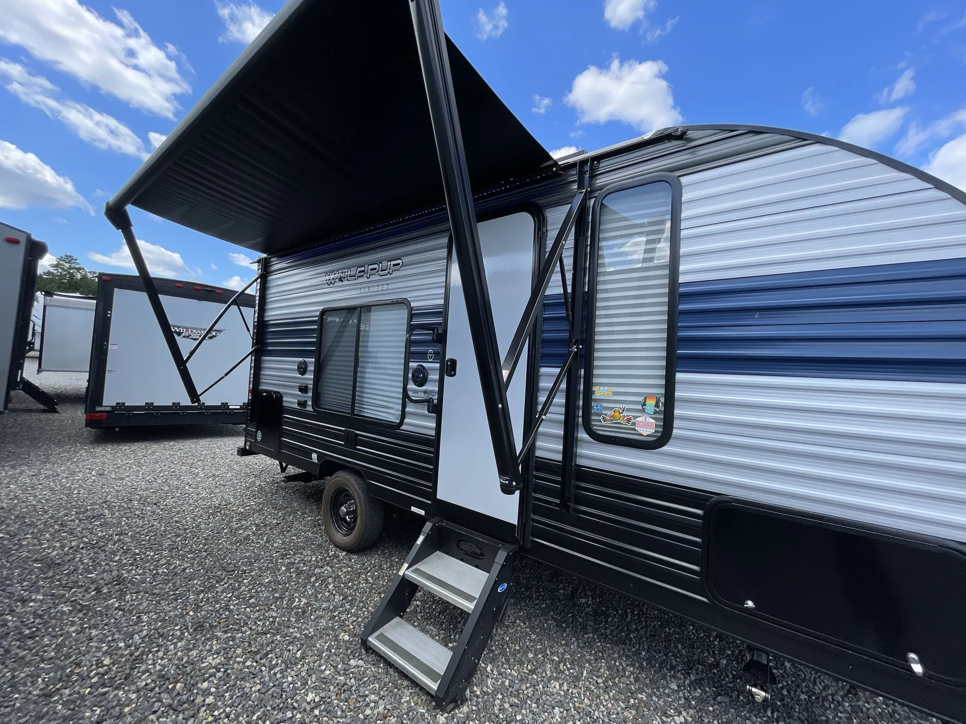 2021 Forest River Cherokee Wolf Pup 16FQ — campside