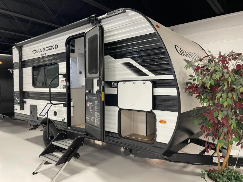 2026 Grand Design Transcend One 151RB - Photo 2