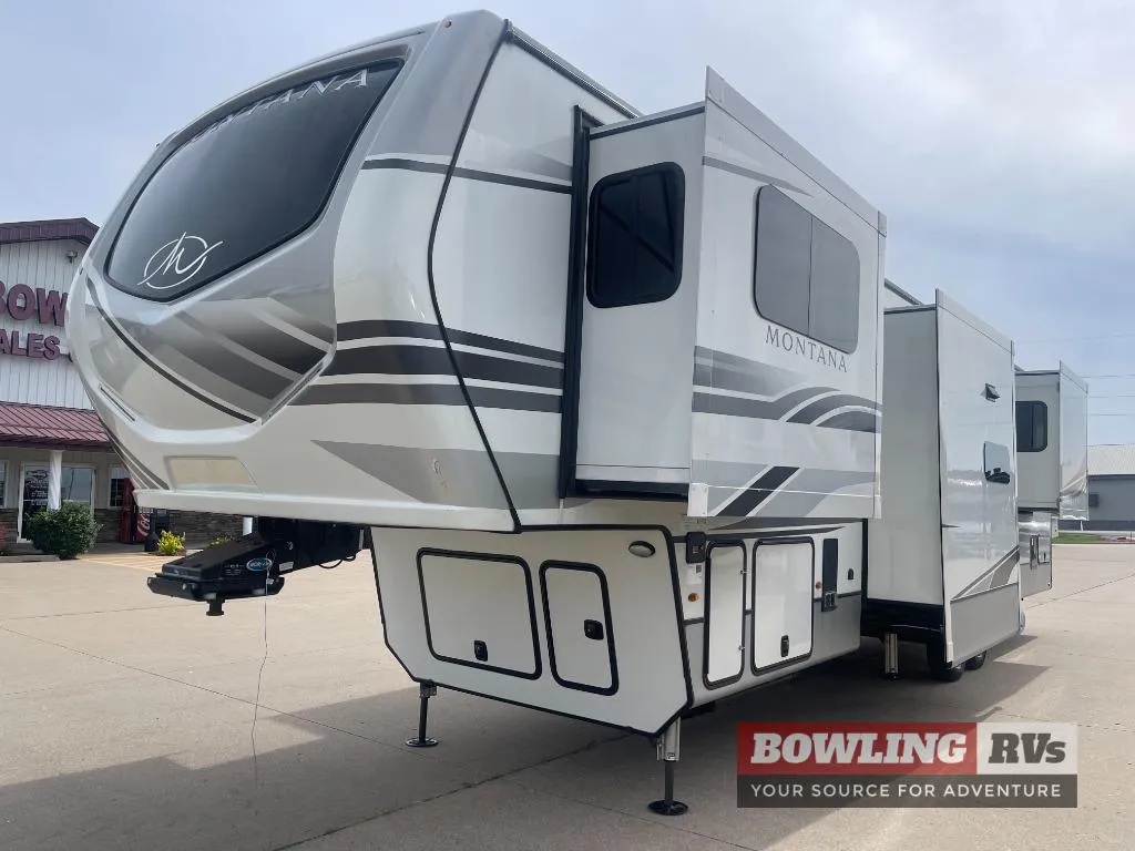 2023 Keystone Montana 3761FL - Photo 2