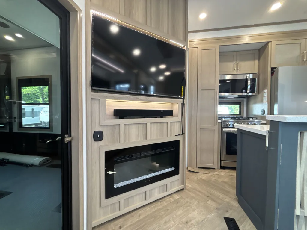 2025 Keystone Raptor 415, Photos photo 11