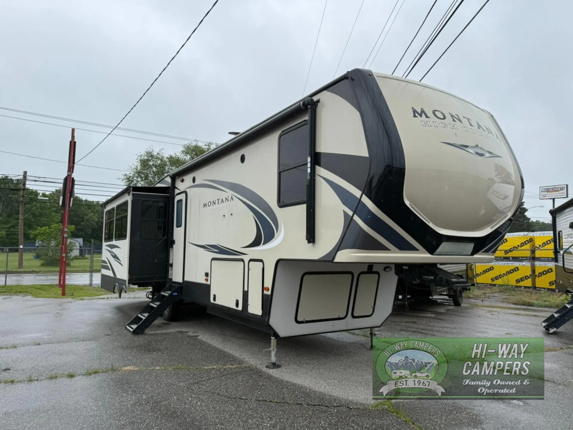 2020 Keystone Montana High Country 330RL - Photo 2