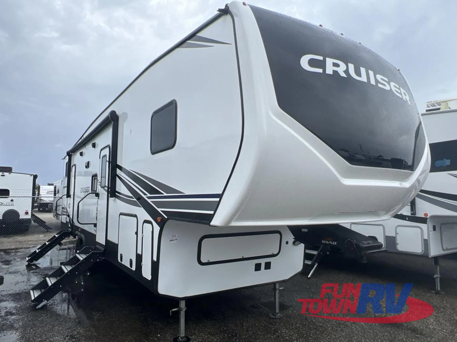 2024 CrossRoads Cruiser 32BH - Photo 3