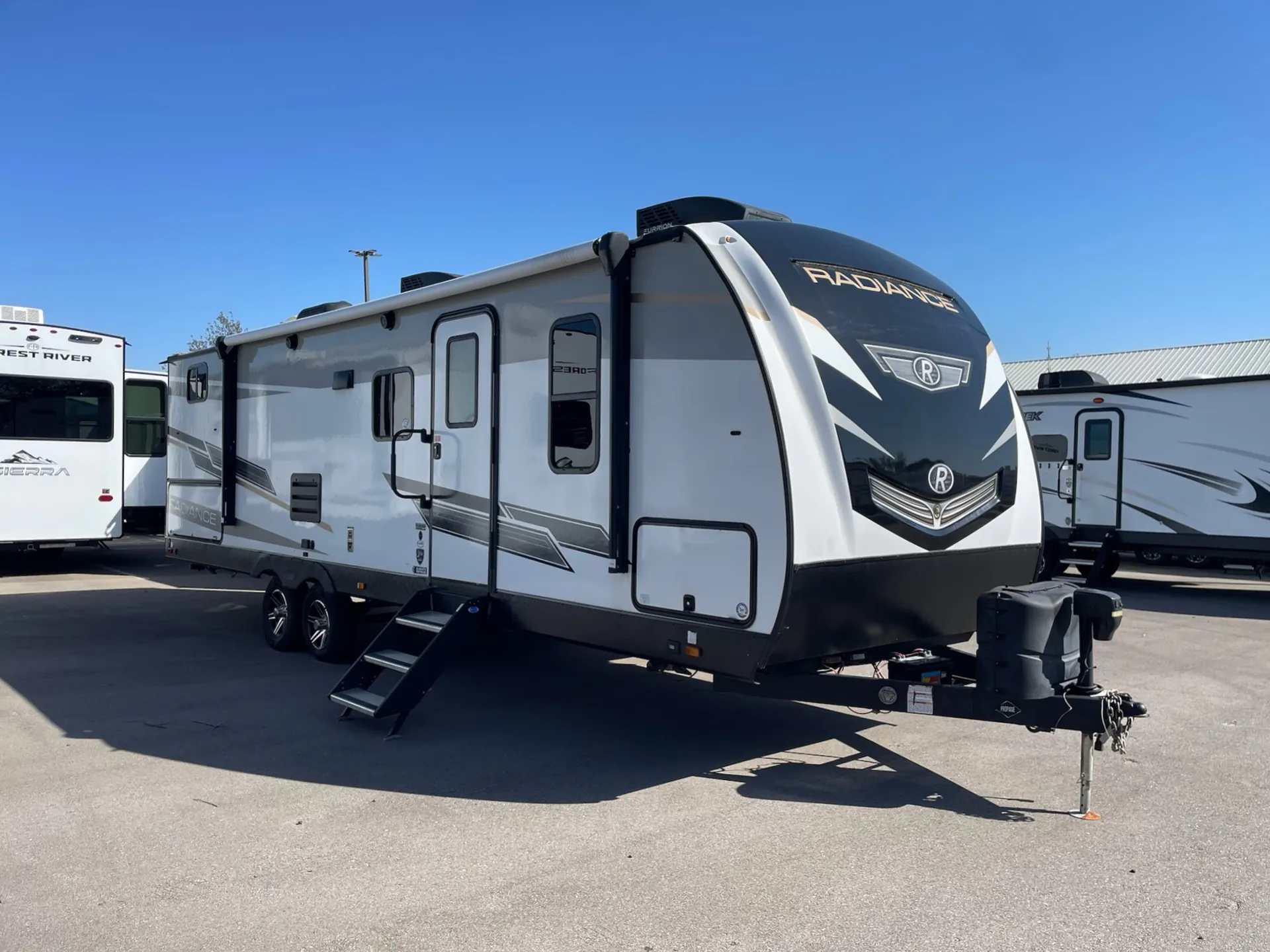 2023 Cruiser RV Radiance 28QD - Photo 2