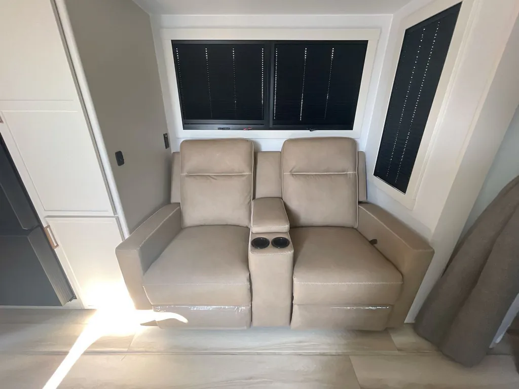2026 Brinkley Model I 235, Photos photo 12