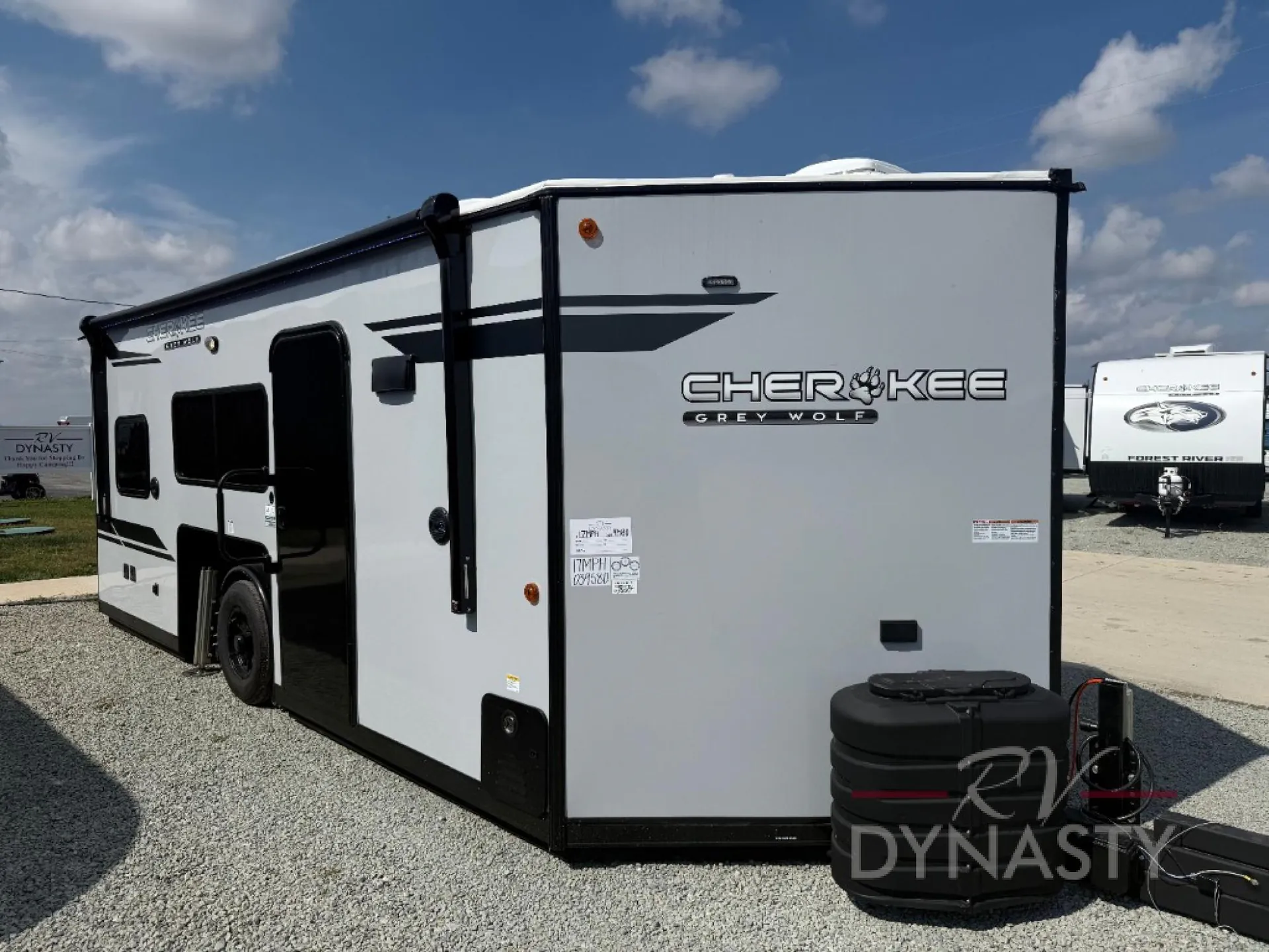 2026 Forest River Cherokee Grey Wolf 17MP - Photo 2