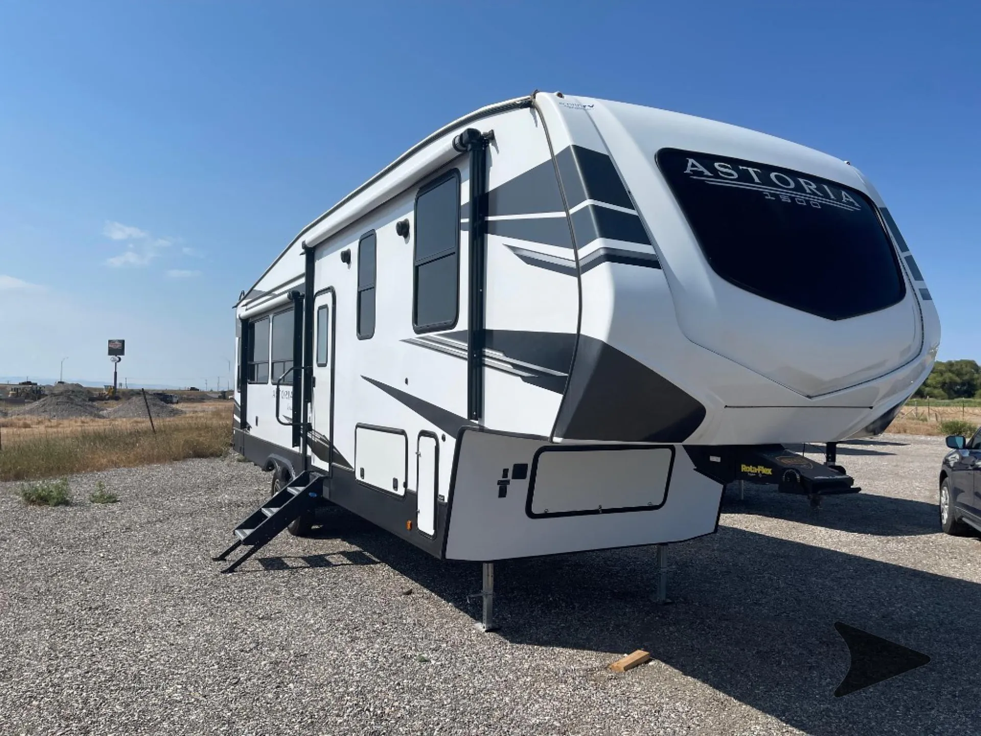 2021 Dutchmen Astoria 2993RLF - Photo 4