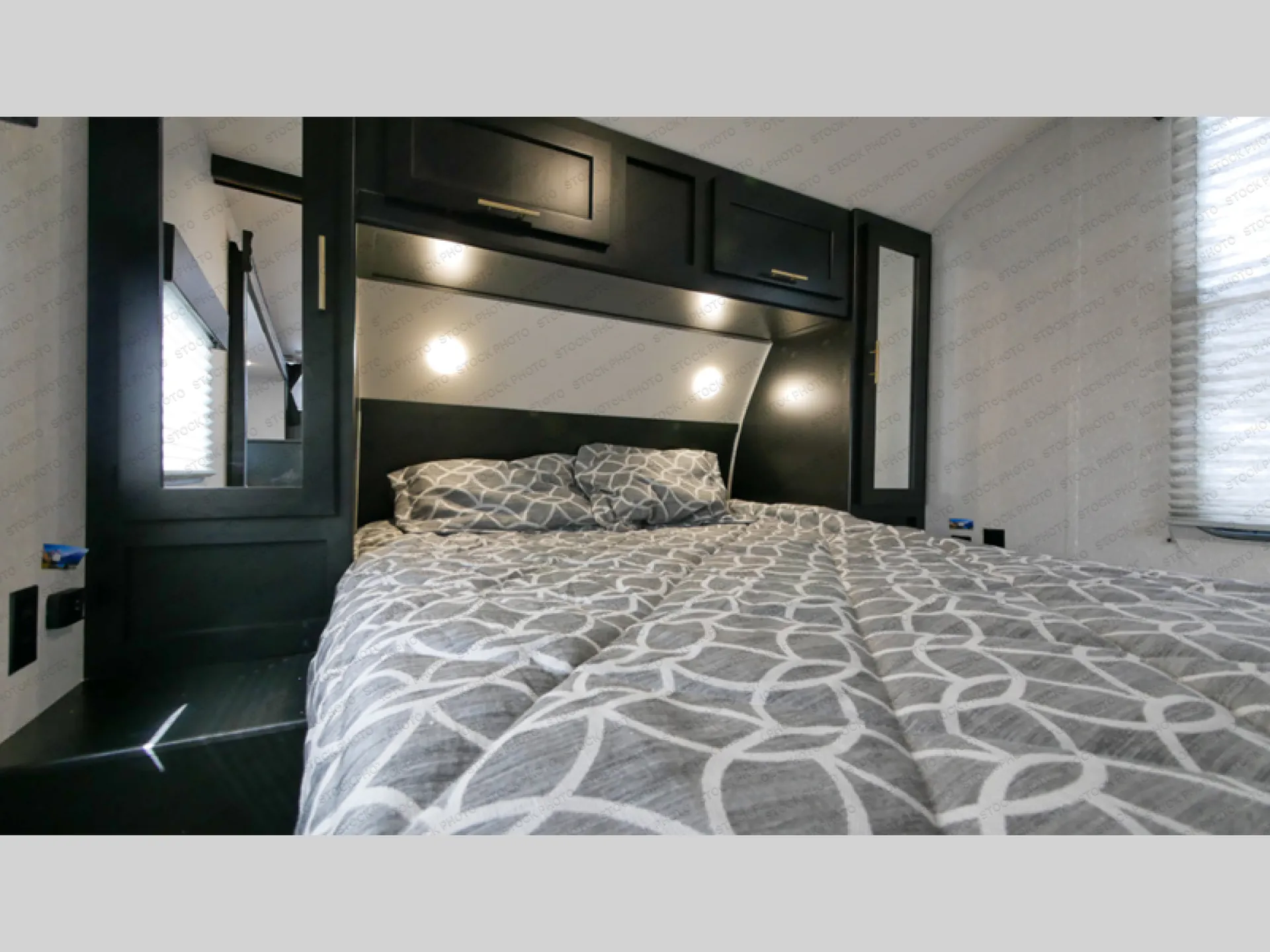 2022 Forest River Cherokee Grey Wolf 26DBH — Photo 5