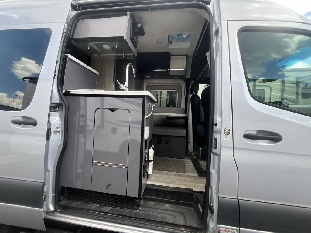 2023 Thor Motor Coach Sanctuary 19L - Photo 2