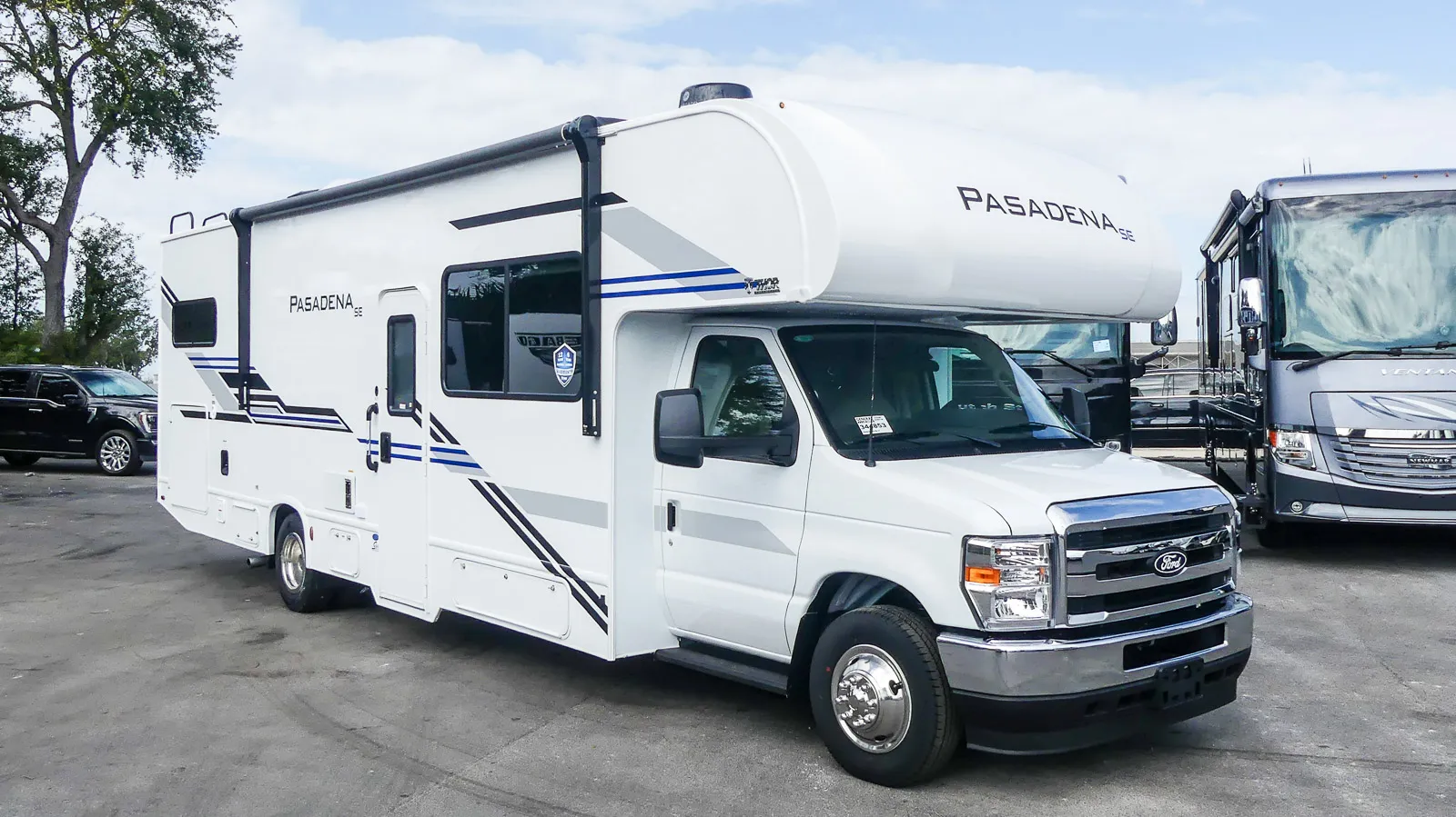 2026 Thor Motor Coach Pasadena SE SL31 - Photo 2