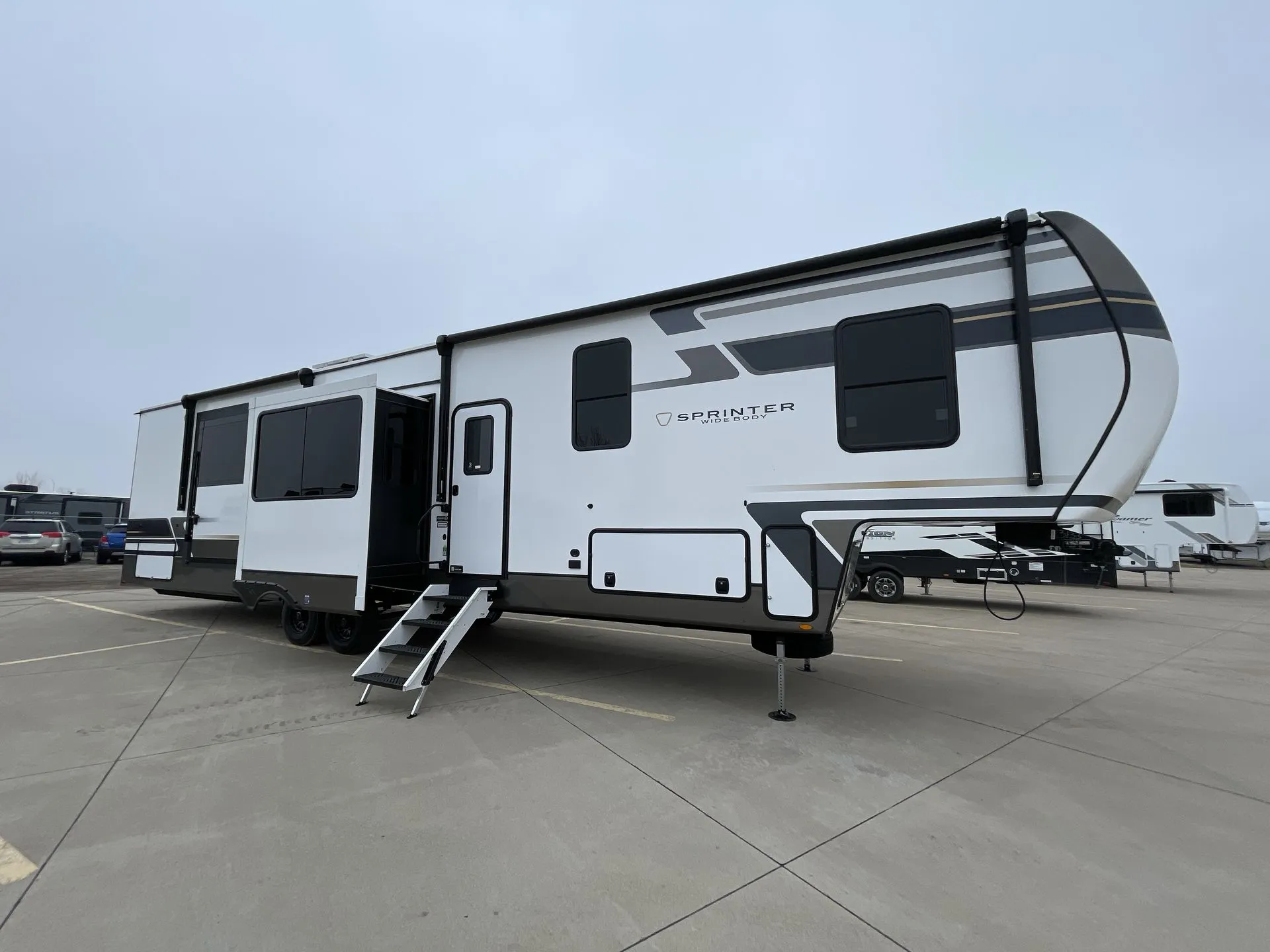 2026 Keystone Sprinter 3950SSP - Photo 2