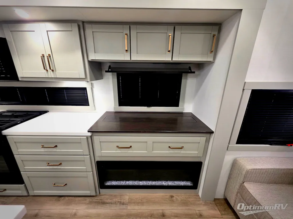 2025 Brinkley Model Z 3300, Photos photo 11