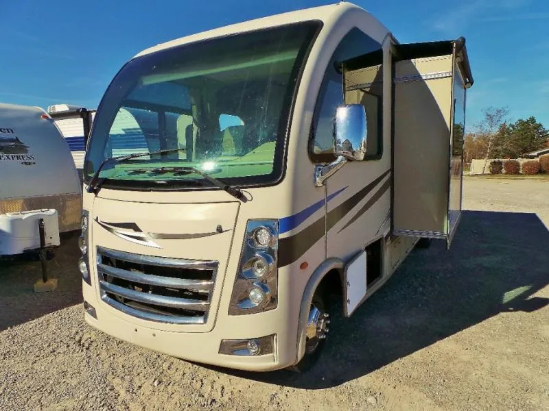 2018 Thor Motor Coach Vegas Used    25.4 - Main photo