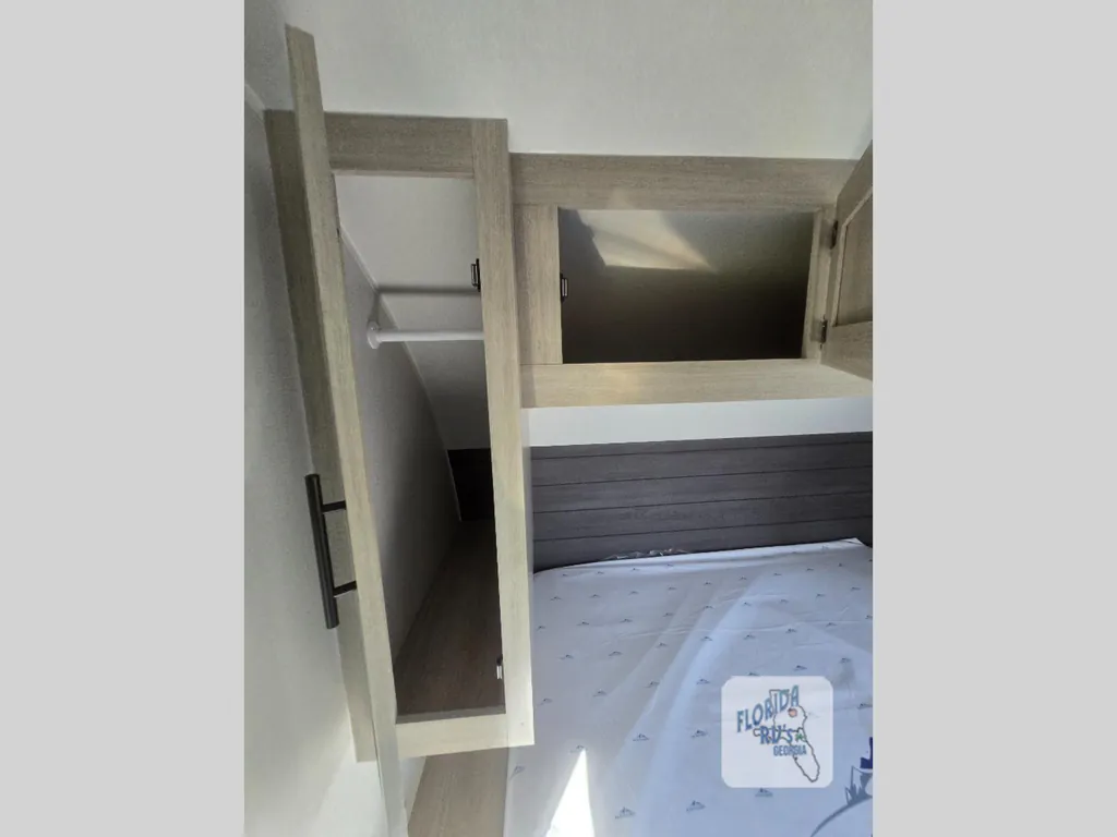 2027 East to West Della Terra 272RL, Photos photo 51