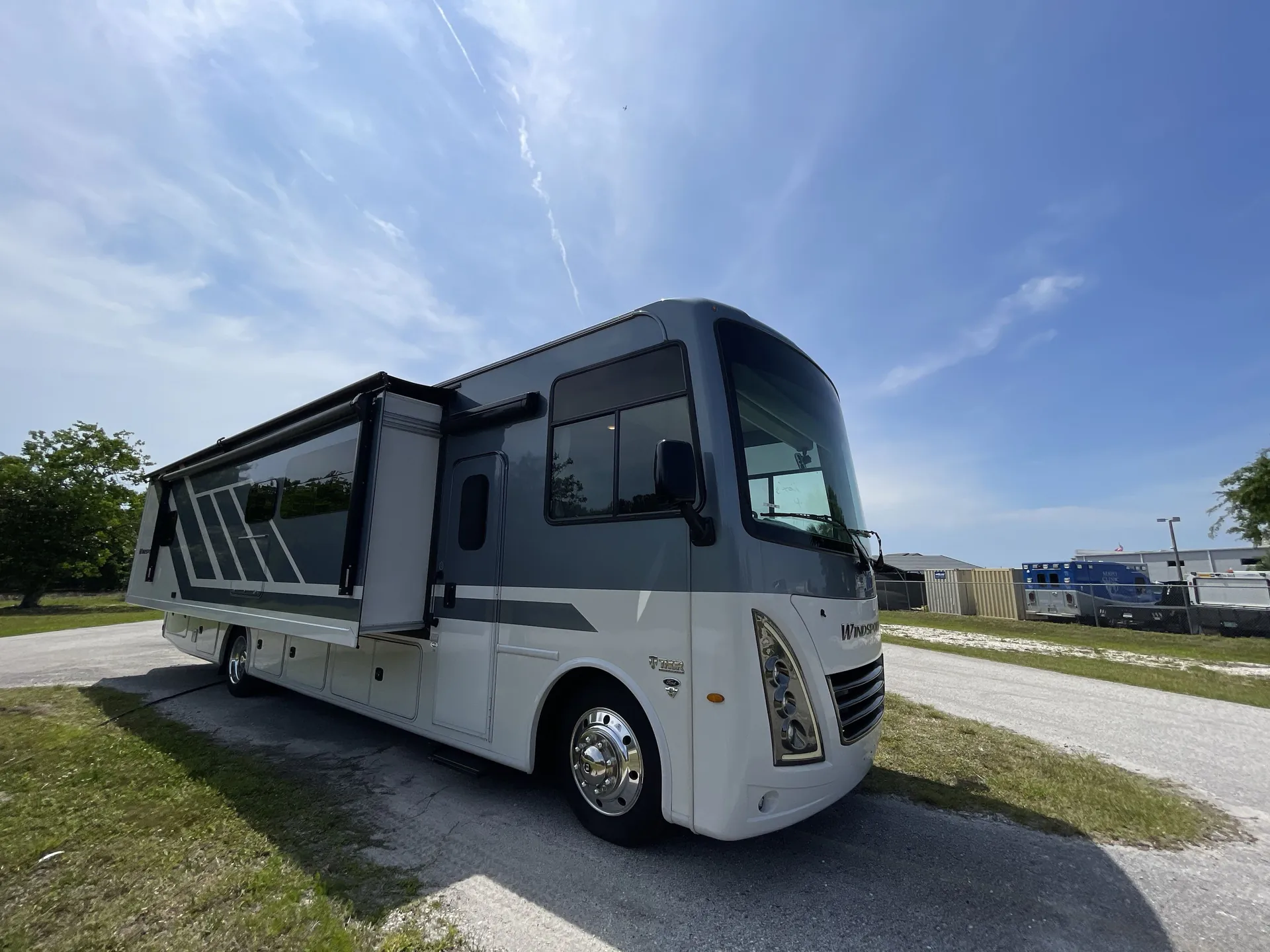 2025 Thor Motor Coach Windsport 35R - Photo 2