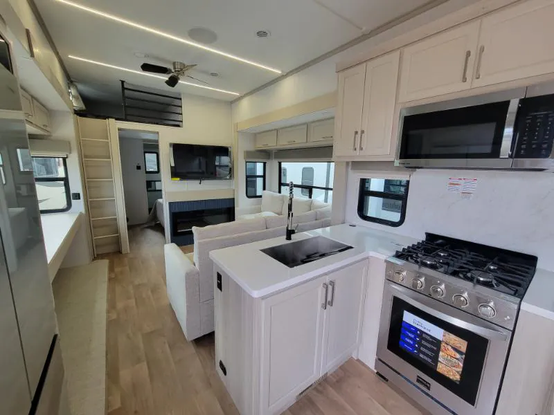 2026 Forest River Columbus 377DS - Photo 4